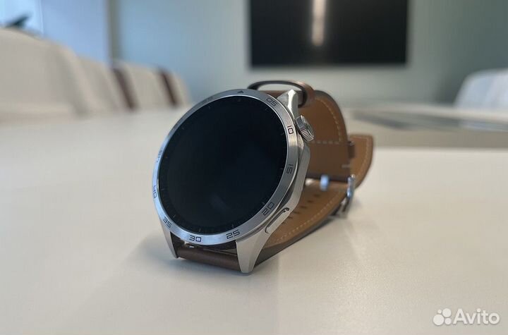 Huawei watch GT 4 46mm на металле