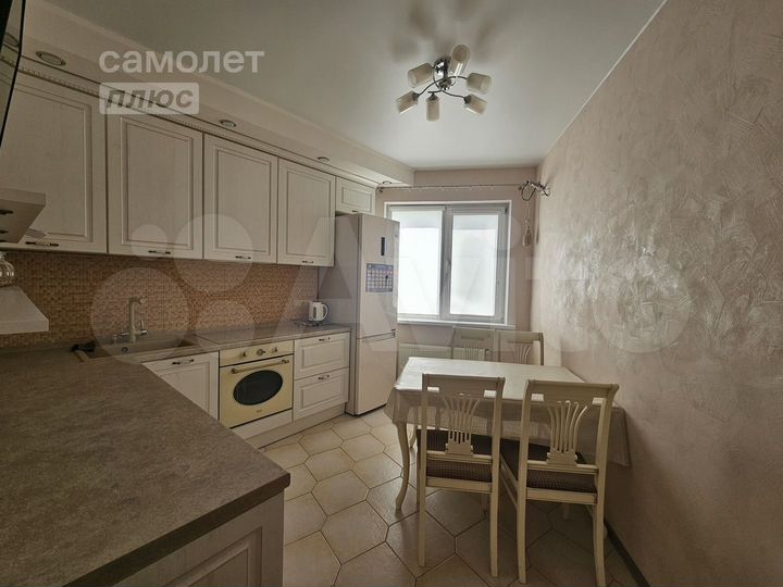 2-к. квартира, 63,5 м², 1/25 эт.