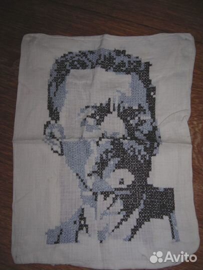 Вышивка М. Горький крестиком для интерьера винтаж