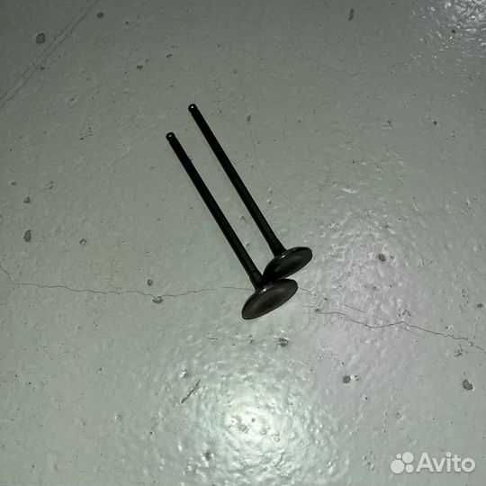 Клапаны головки Honda св400