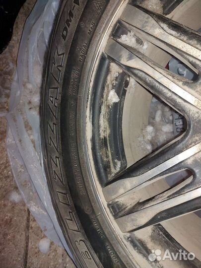 Bridgestone Blizzak DM-V1 215/70 R16