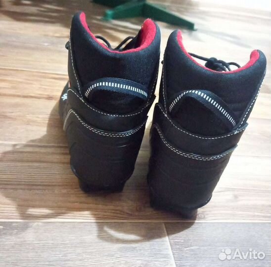 Комплект лыж с ботинками