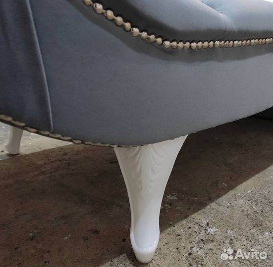 Диван с оттоманкой
