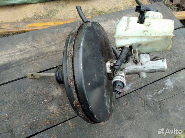 Вакуумный усилитель тормозов Вольво 850