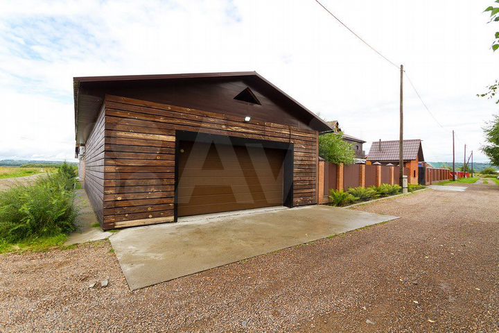 Дом 350 м² на участке 15 сот.