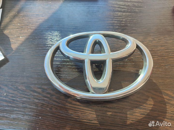 Эмблема toyota prado 95