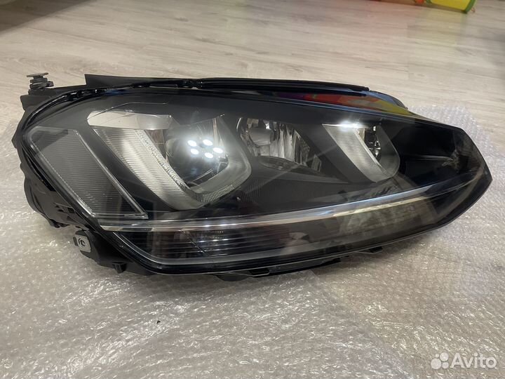 Фара правая ксенон- лед гольф 7