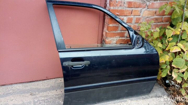 Запчасти мерседес w202 дверь правая передняя