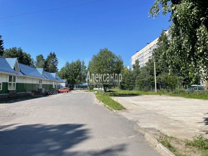 Продам здание, 649 м²