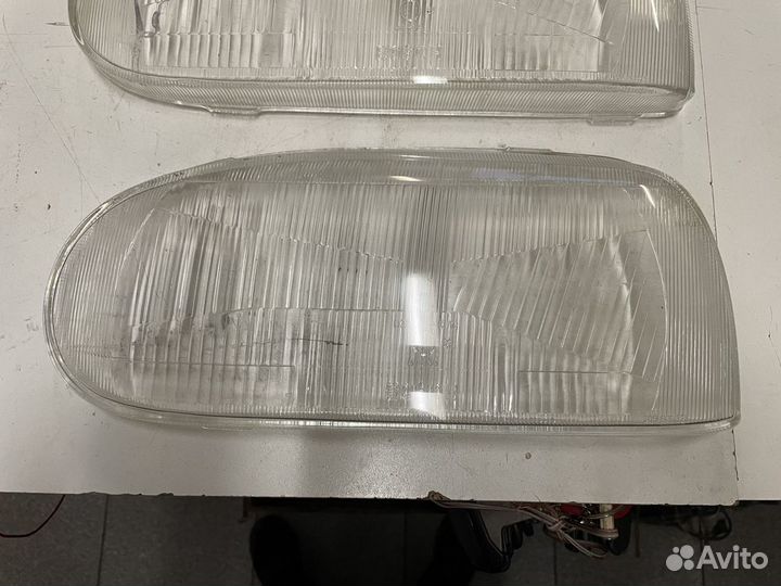 Стекло фары левой Volkswagen Golf III 1991-1997