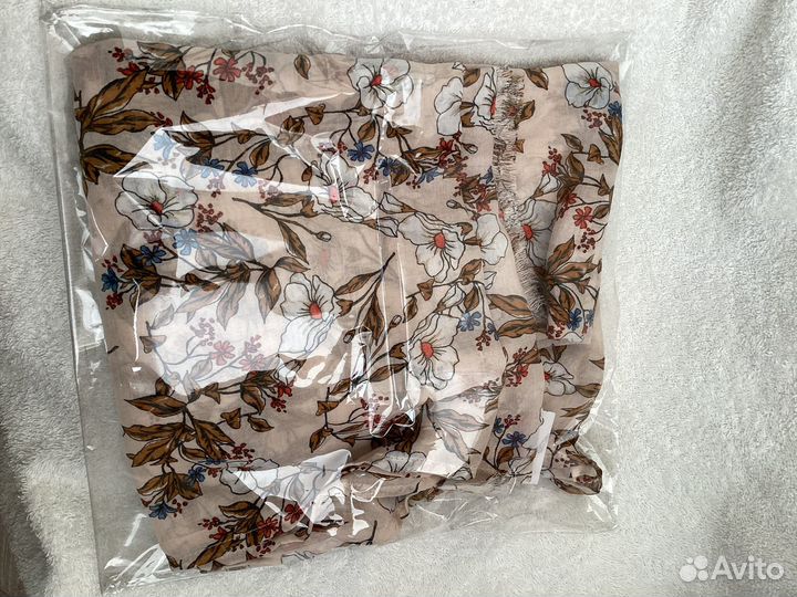 Палантин “C & A ” Весна. В упаковке (Германия)