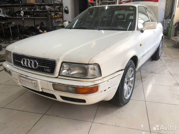 Амортизатор капота Audi 80 B4 ABC 1994