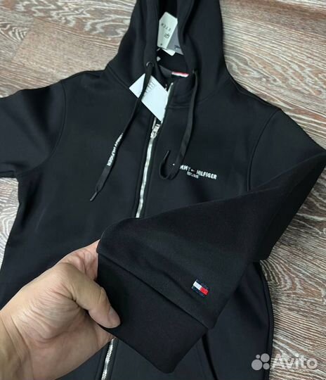 Спортивный костюм для зимних тренировок