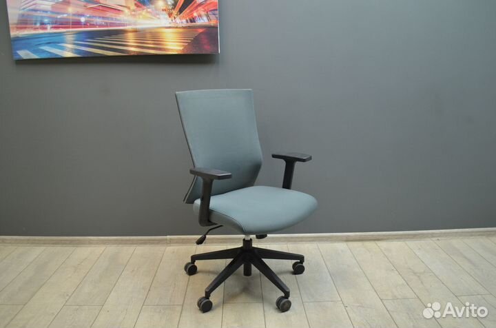 Кресло для персонала Sunon Iron