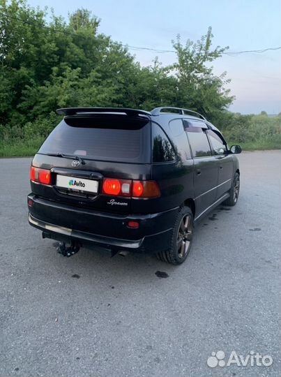 Toyota Ipsum 2.0 AT, 2000, 256 000 км