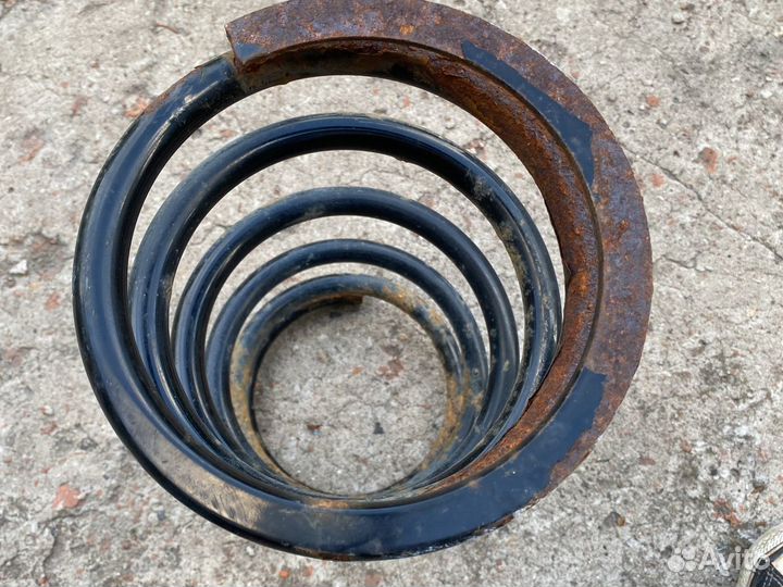 Задняя пружина Kyb RD5963