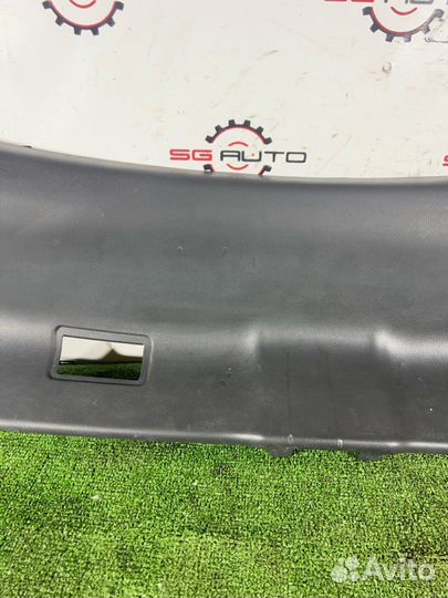 Обшивка крышки багажника Toyota Celica ZZT231