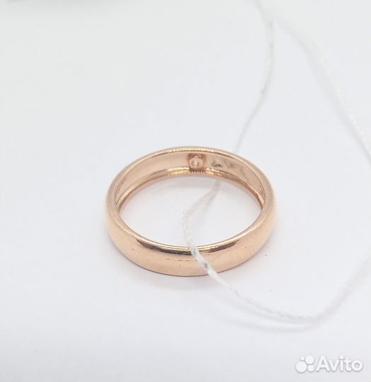 Золотое обручальное кольцо с камнем 15,5р