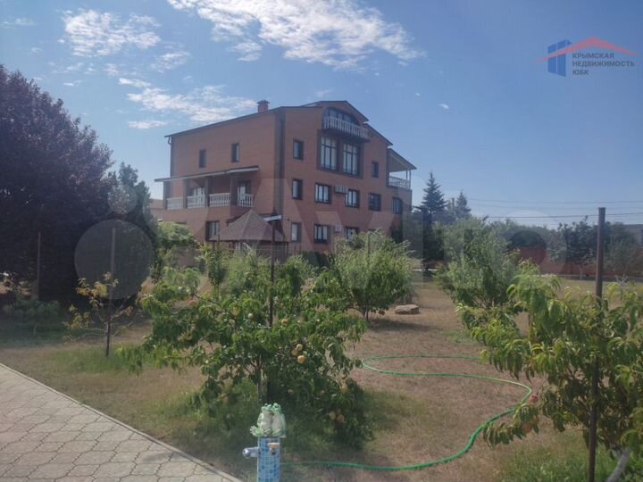 Дом 600 м² на участке 21 сот.