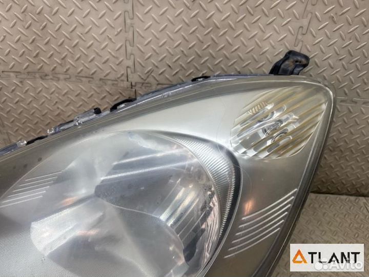 Фара передняя левая honda FIT