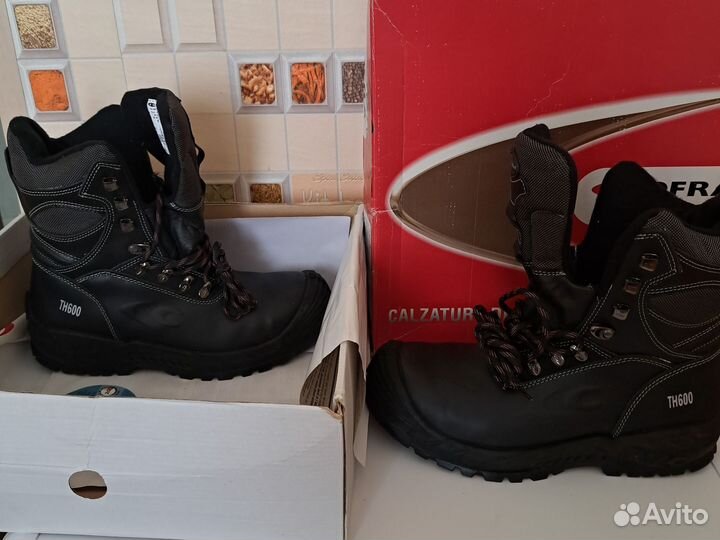 Ботинки мужские 41 размер Албания