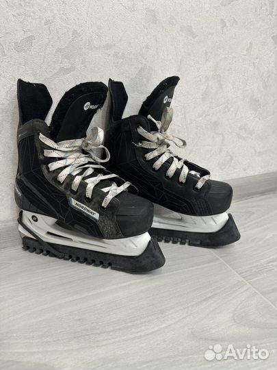 Коньки хоккейные