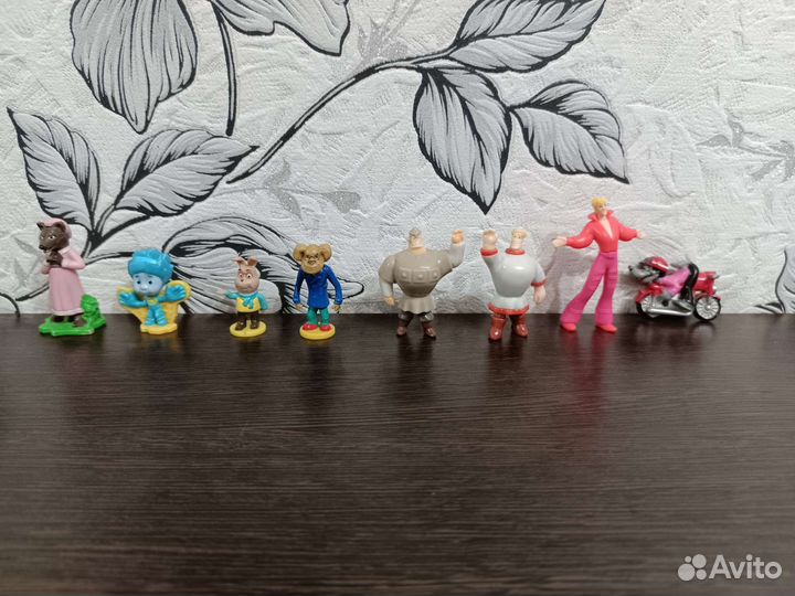 Игрушки из киндера (богатыри,фиксики, шрек и т.д)