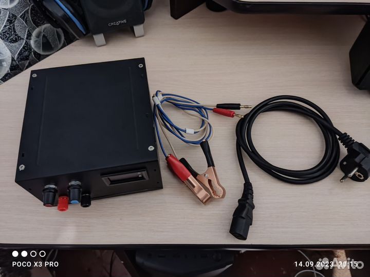 Аккумуляторное зарядное регулируемое устройство