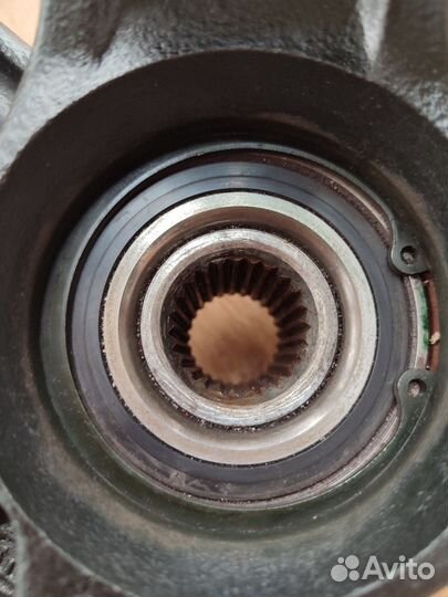 Поворотный кулак правый Ford Focus 1