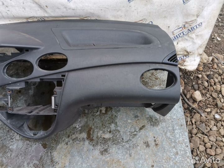 Торпедо Ford Focus I (1998—2004)