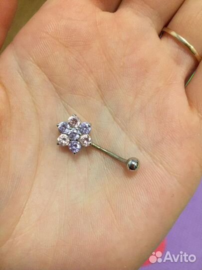 Пирсинг в пупок