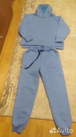 Спортивный костюм женский