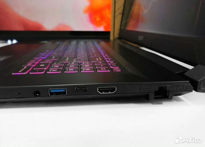 Игровой, 8 ядер i7, мощный и быстрый ноутбук