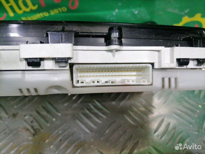 Щиток приборов Toyota Corolla E120 хэтчбэк