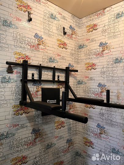 Турник настенный с брусьями