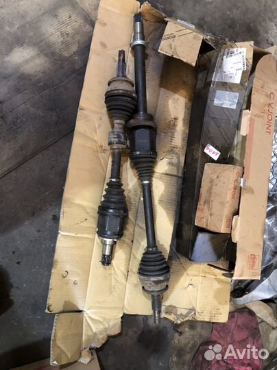 Привод тойота alphard левый,правый