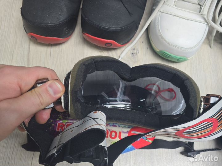 Горнолыжный шлем, ботинки, крепления, очки