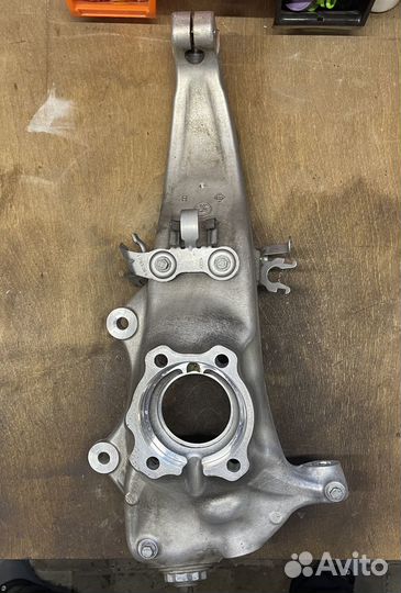 Кулак передний правый BMW G30 G31