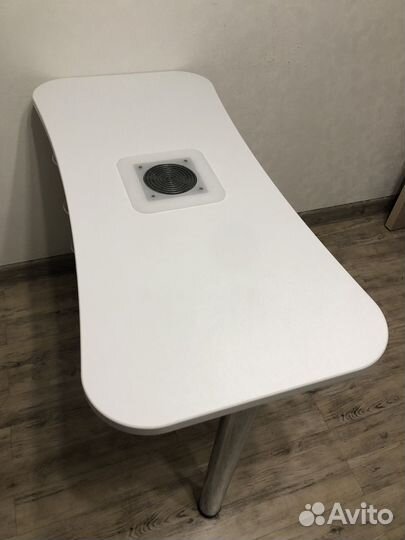 Маникюрный стол с вытяжкой бу