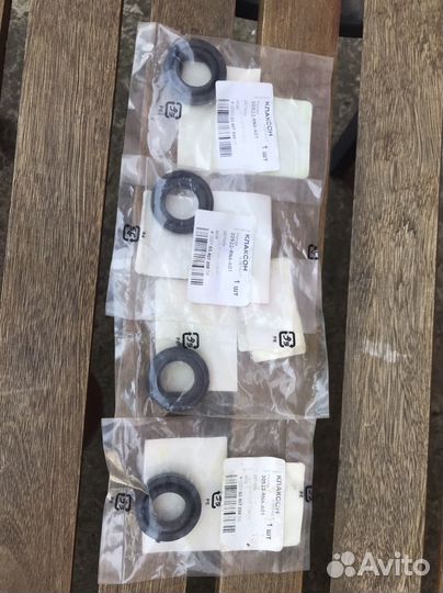 Сальник свечного колодца Honda Civic 4D 1,8 AT