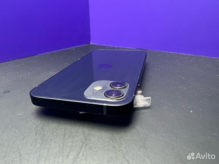 iPhone 12, 64 ГБ