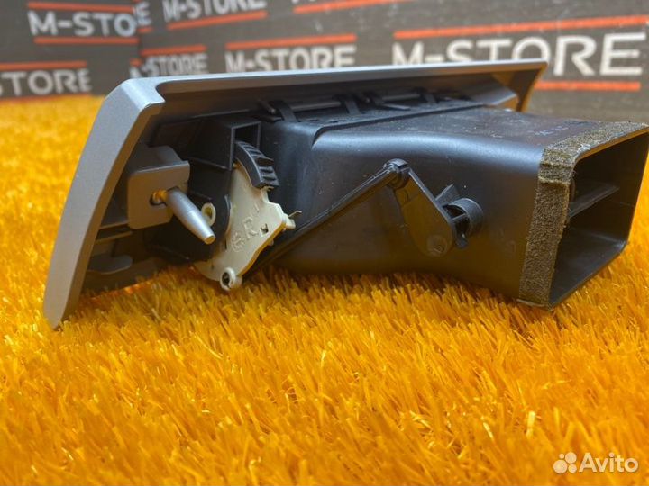 Дефлектор воздушный передний правый Bmw 3-Series