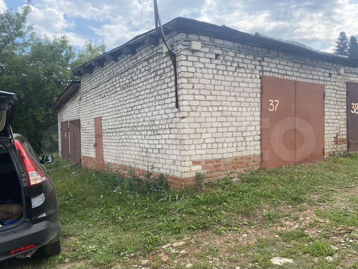 Гараж, > 30 м²
