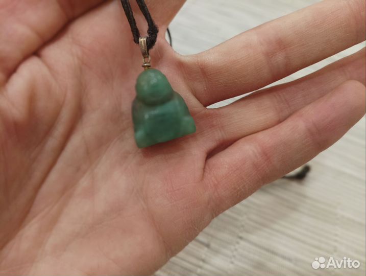 Натуральный зеленый нефри