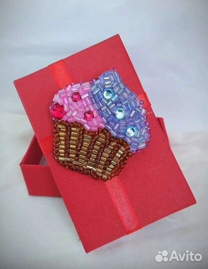 Броши из бисера