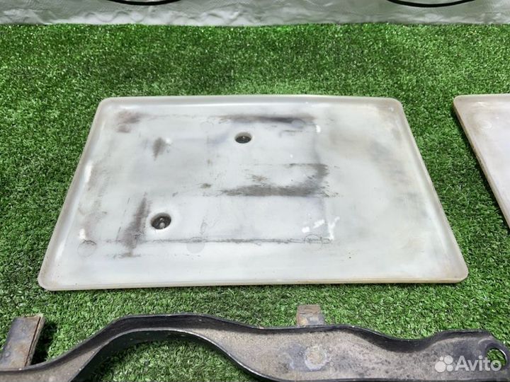 Крепление аккумулятора Toyota Hilux Surf KZN185