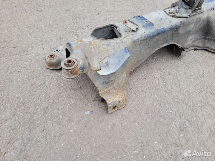 Подрамник передний на Mitsubishi Galant 8