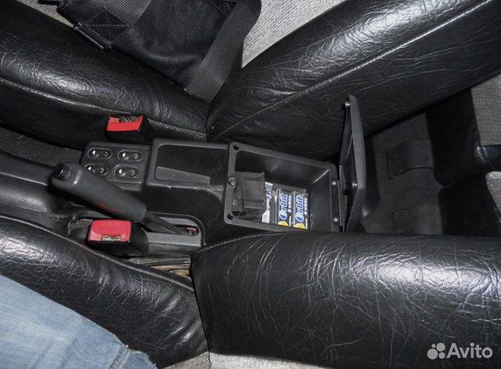 Подлокотник ваз 2110, 2112, 2111 новый