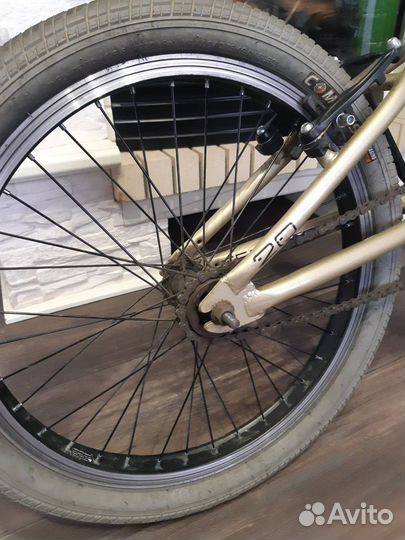 Трюковой велосипед BMX