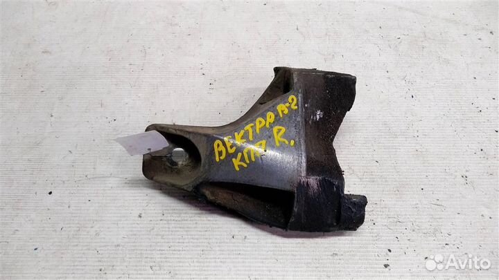 Кронштейн МКПП правый Opel Vectra B 95-99г